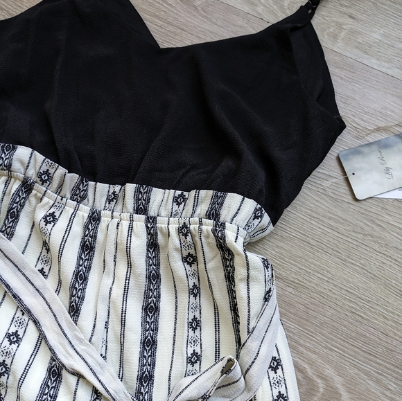 NWT Lily Rose Romper - Picture 5 of 5